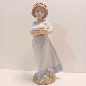 🕊MIB Lladro "Peaceful" Girl Holding Dove Porcelain Figurine In Box 06807